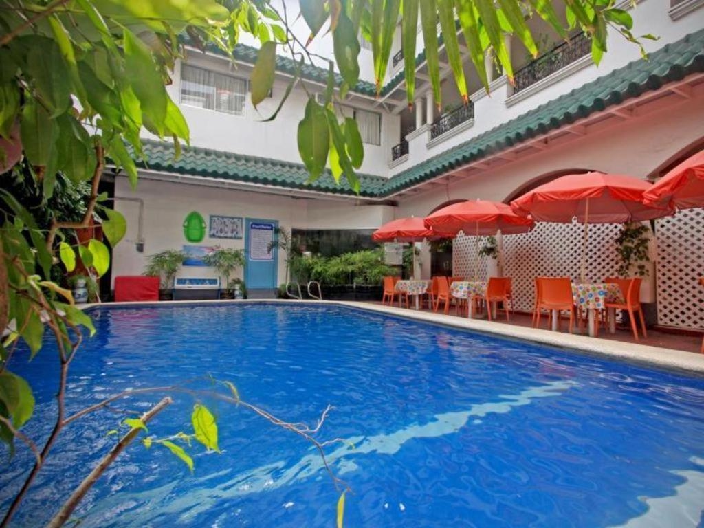 Hotel Galleria Davao Екстер'єр фото