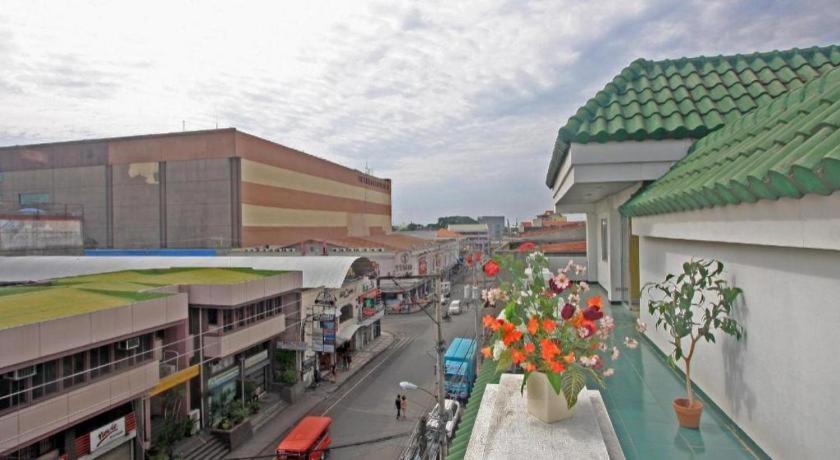Hotel Galleria Davao Екстер'єр фото