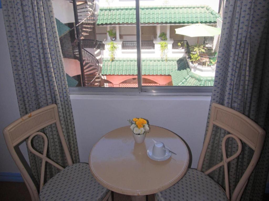 Hotel Galleria Davao Екстер'єр фото
