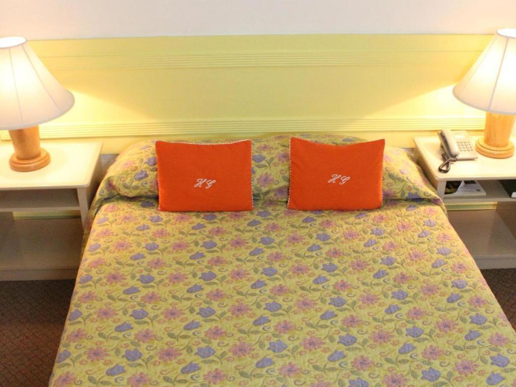 Hotel Galleria Davao Екстер'єр фото