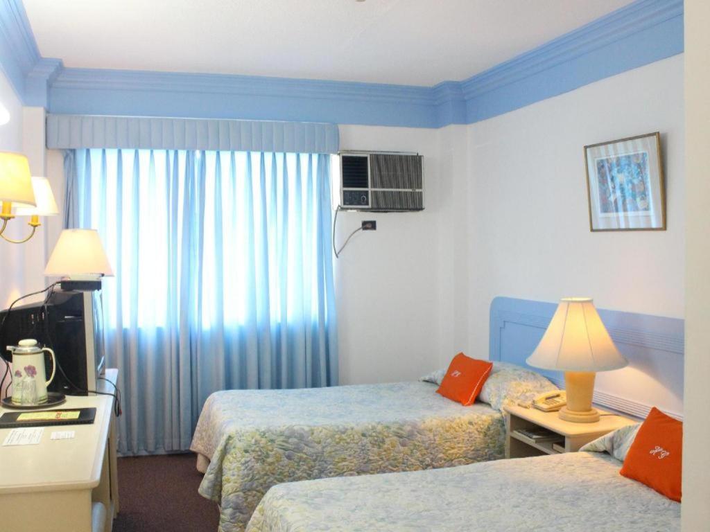 Hotel Galleria Davao Екстер'єр фото