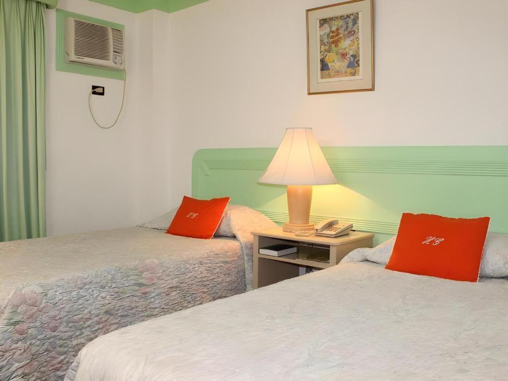 Hotel Galleria Davao Екстер'єр фото