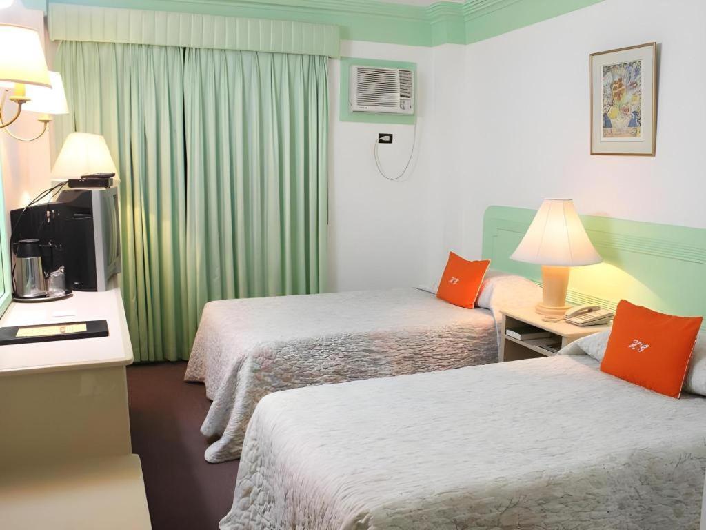 Hotel Galleria Davao Екстер'єр фото