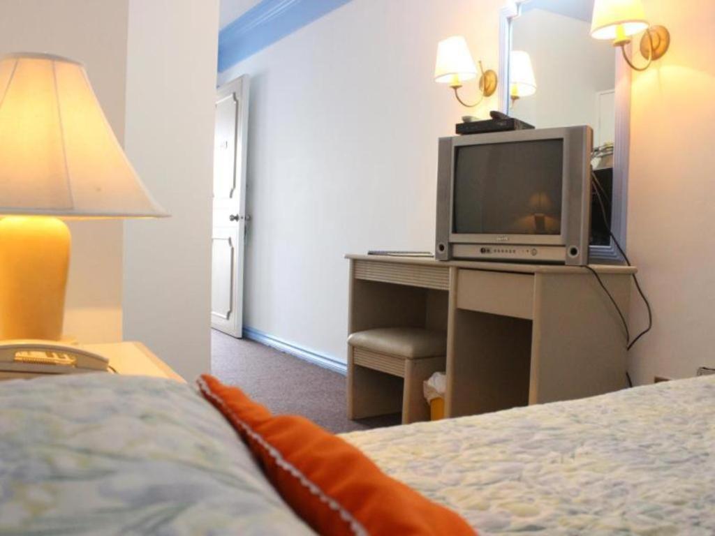 Hotel Galleria Davao Екстер'єр фото