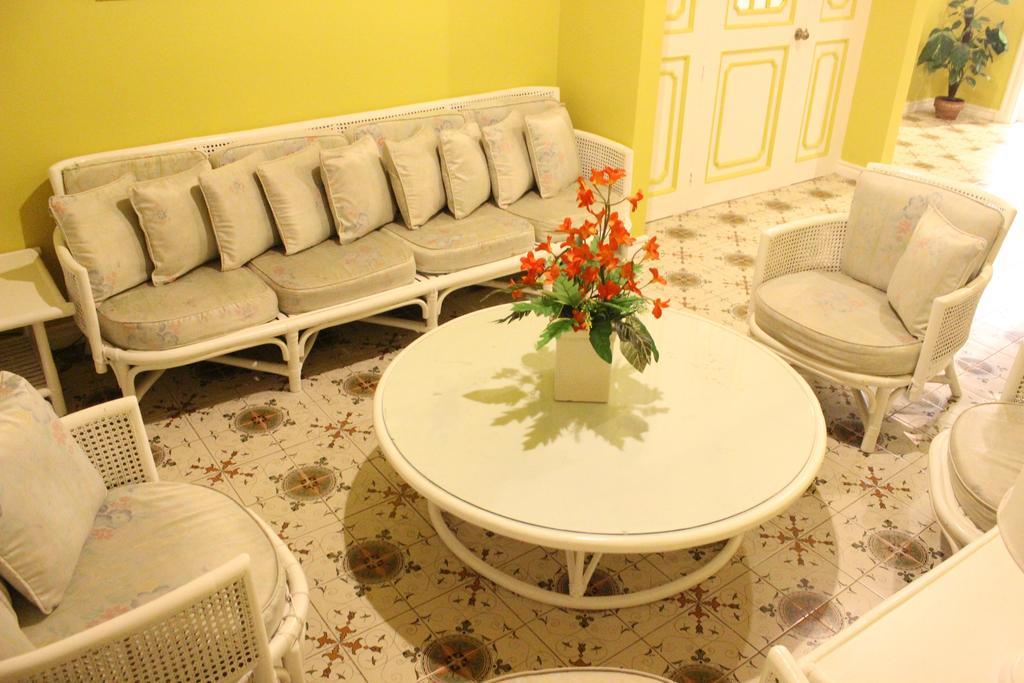 Hotel Galleria Davao Екстер'єр фото